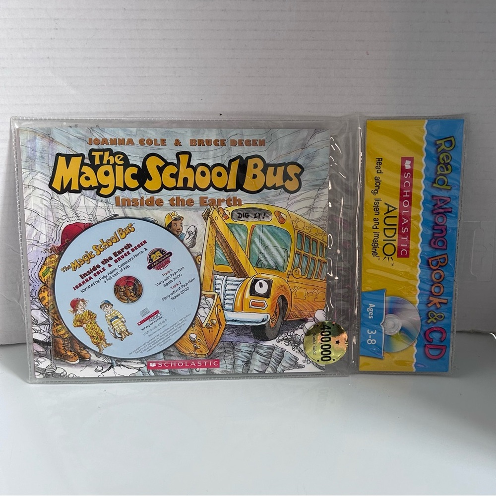 The Magic School Bus Inside the Earth BOOK & CD age 3-8